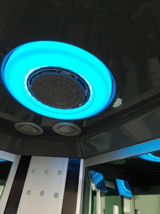 Appartamento Exclusive Penthouse Private Terrace Chromotherapy And Sauna *